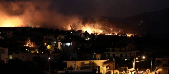 Υπό έλεγχο η μεγάλη φωτιά στις Κεχριές